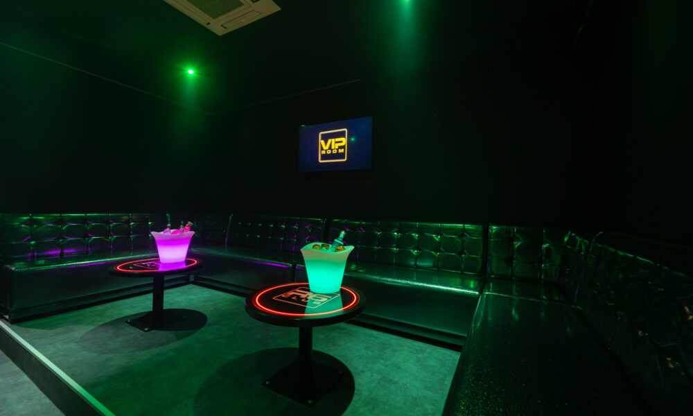 VIP Room v R6 Clubu Olomouc s obsluhou a pohodlným sezením